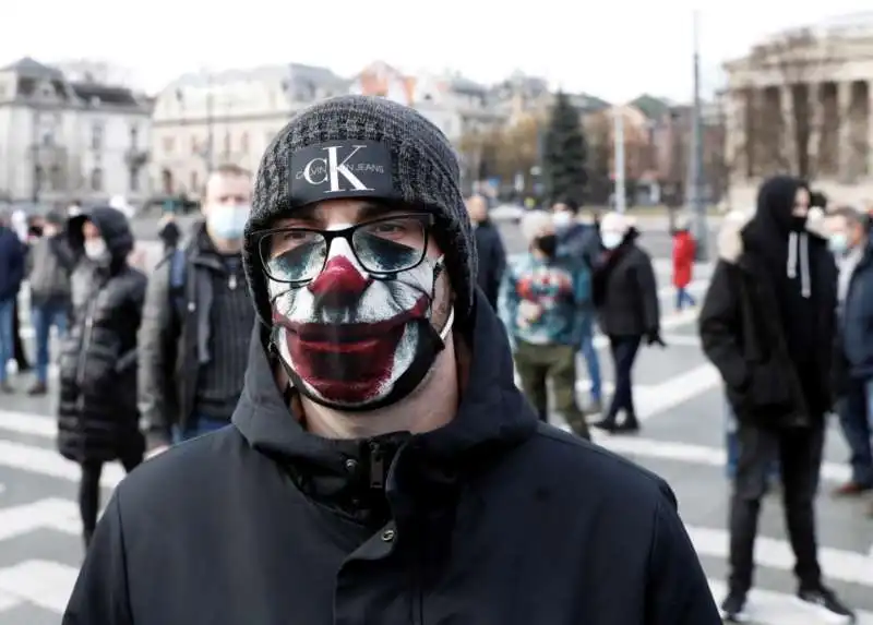 proteste contro il lockdown  a budapest