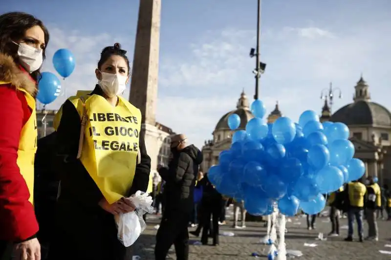 roma, manifestazione dei lavoratori del gioco legale 