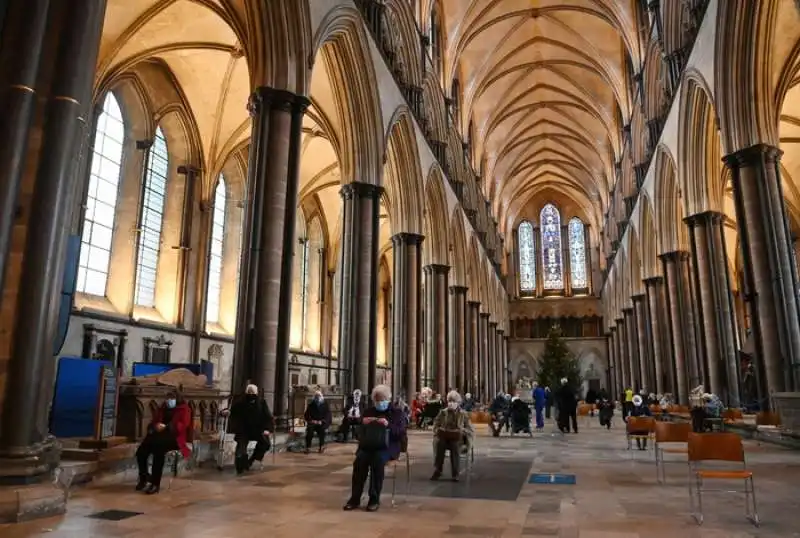 VACCINAZIONE IN CATTEDRALE A SALISBURY