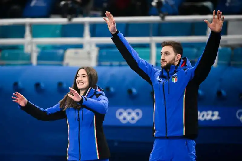 amos mosaner e stefania constantini campioni olimpici di curling 23