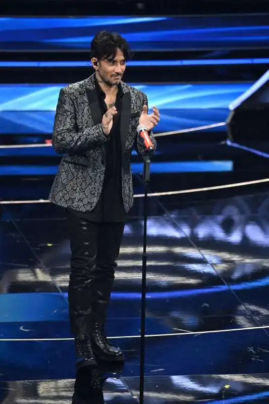 fabrizio moro