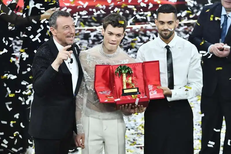 mahmood e blanco vincono sanremo 11