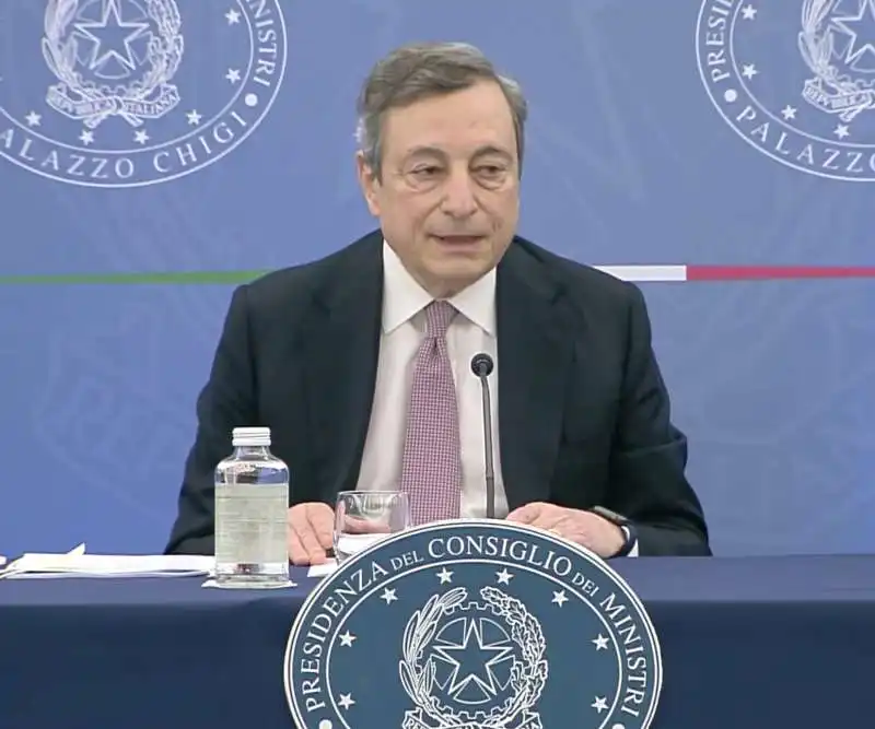 mario draghi in conferenza stampa 1