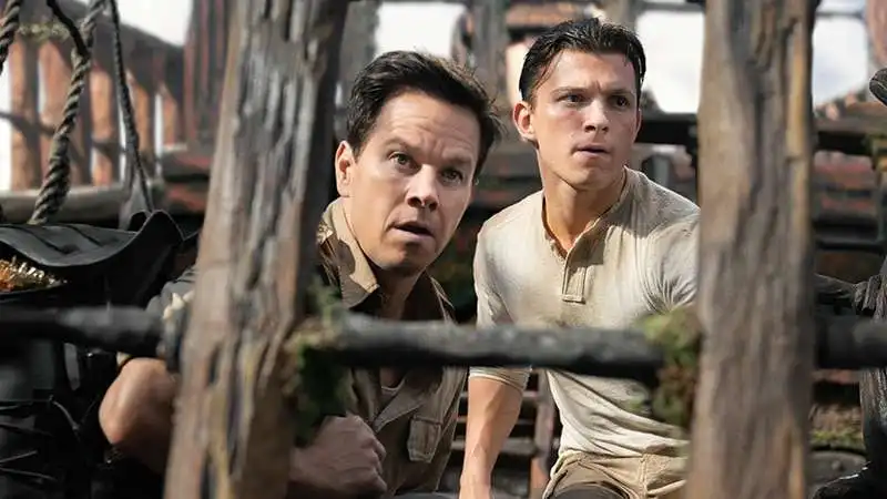 mark wahlberg tom holland   uncharted 1 