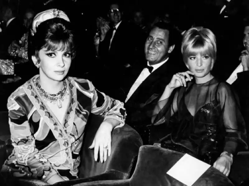 MONICA VITTI GINA LOLLOBRIGIDA ALBERTO SORDI