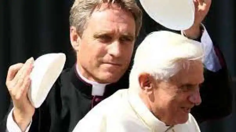 PADRE GEORG E RATZINGER