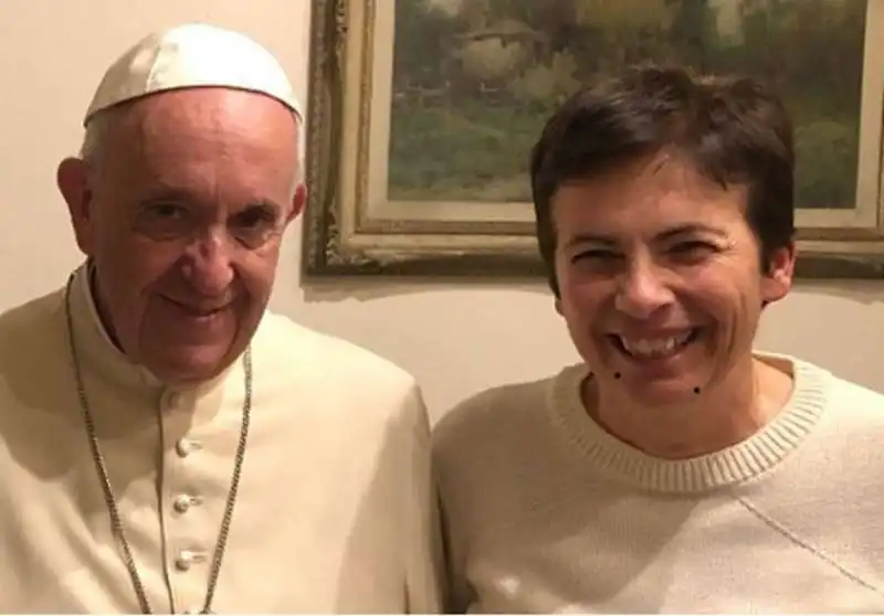 papa francesco e chiara amirante 