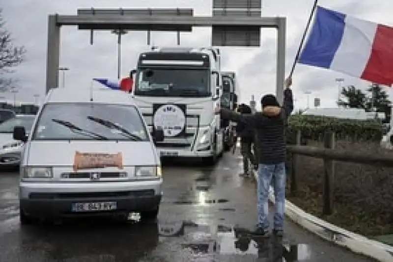 Parigi convoglio della liberta 3