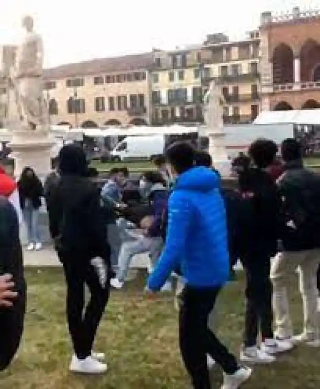 Risse a Padova tra ragazzi 5