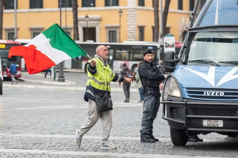 roma, protesta contro il green pass   14 febbraio 2022   10