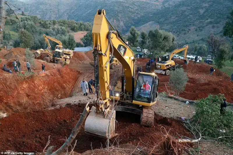 salvataggio del piccolo rayan in marocco 11