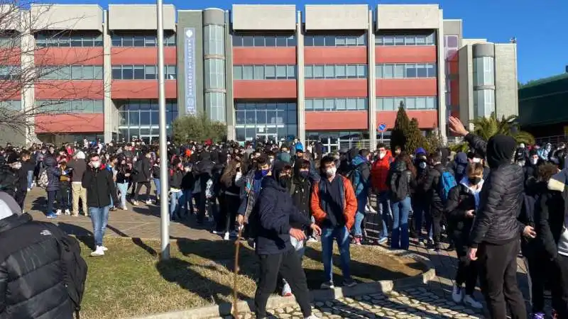 studenti occupano istituto majorana valentini castrolibero 3