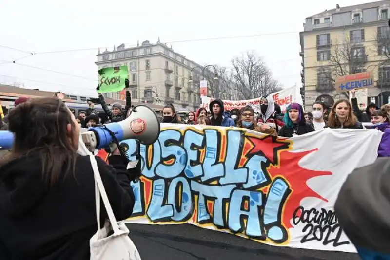 STUDENTI PROTESTE TORINO 11