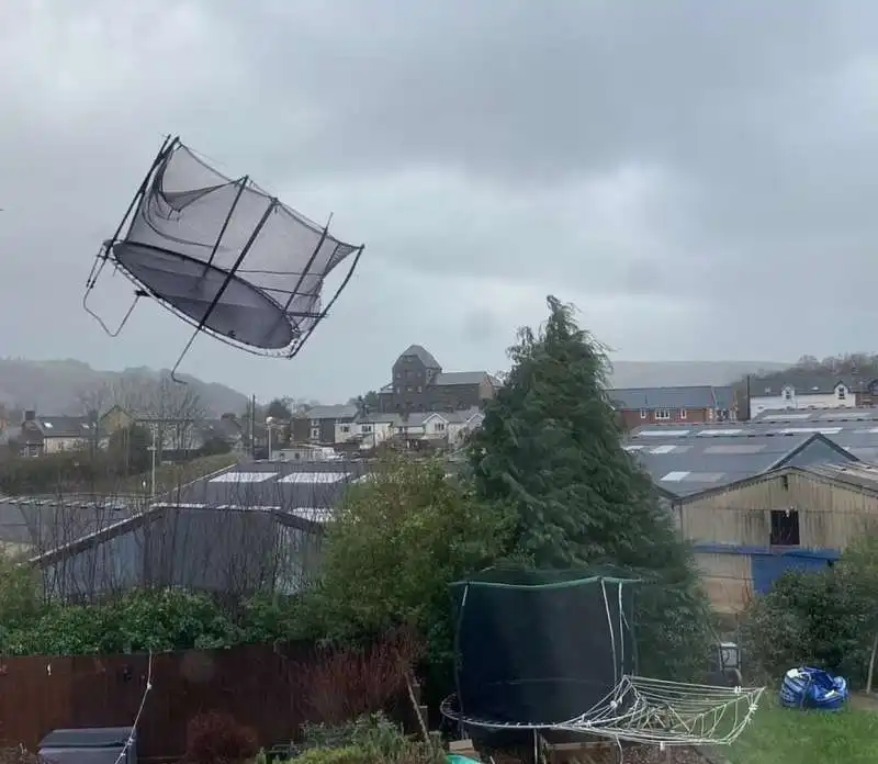 tempesta eunice in gran bretagna 7