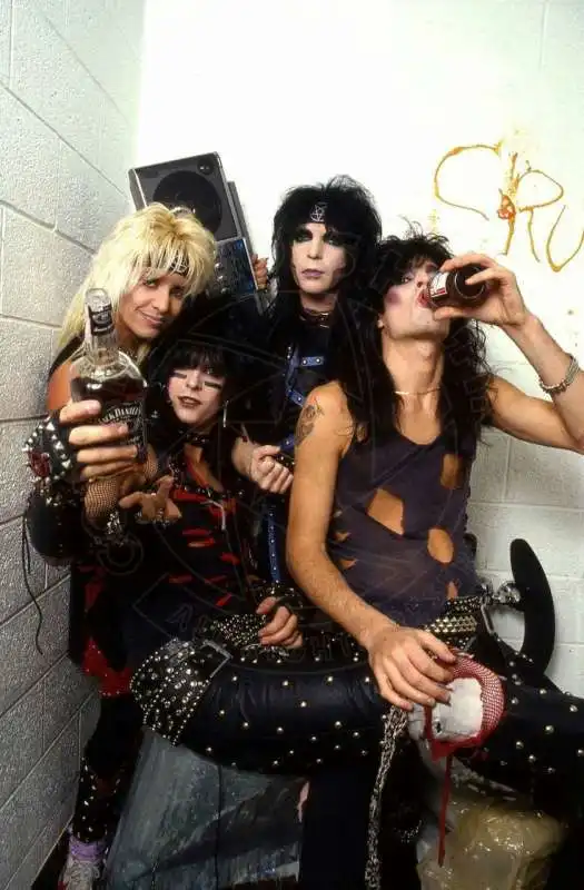 the decade that rocked motley crue 2