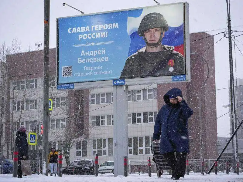 a mosca cartelloni pubblicitari per il reclutamento militare