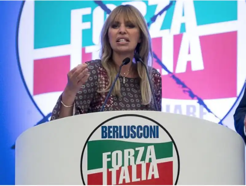 ALESSANDRA MUSSOLINI 4