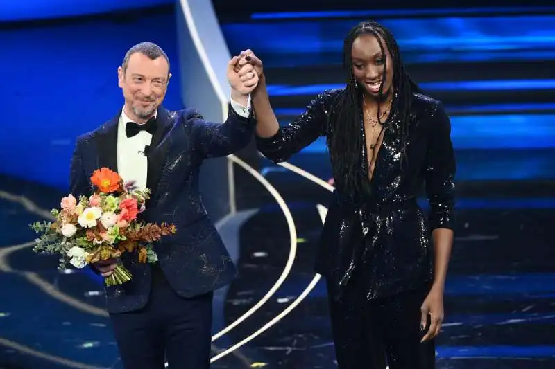 amadeus paola egonu   terza serata sanremo 2023.       