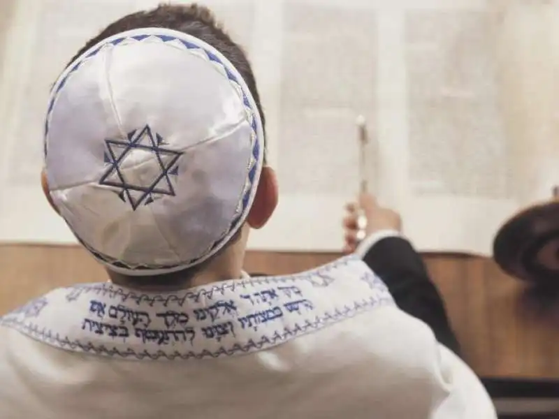 bambino con la kippah 