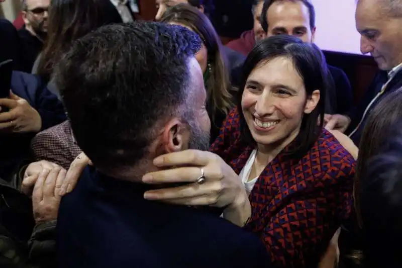 elly schlein nel suo comitato dopo la vittoria alle primarie del pd   4