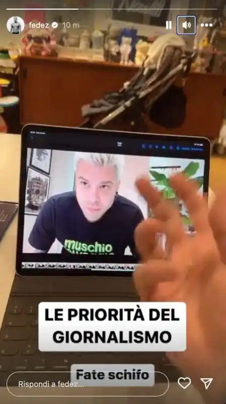 fedez contro fuori dal coro   3