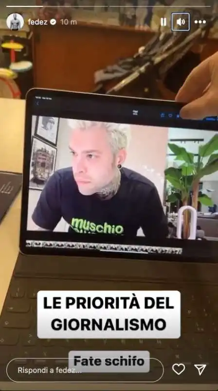 fedez contro fuori dal coro   5