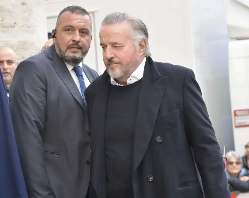 funerale costanzo   christian de sica   foto di bacco 