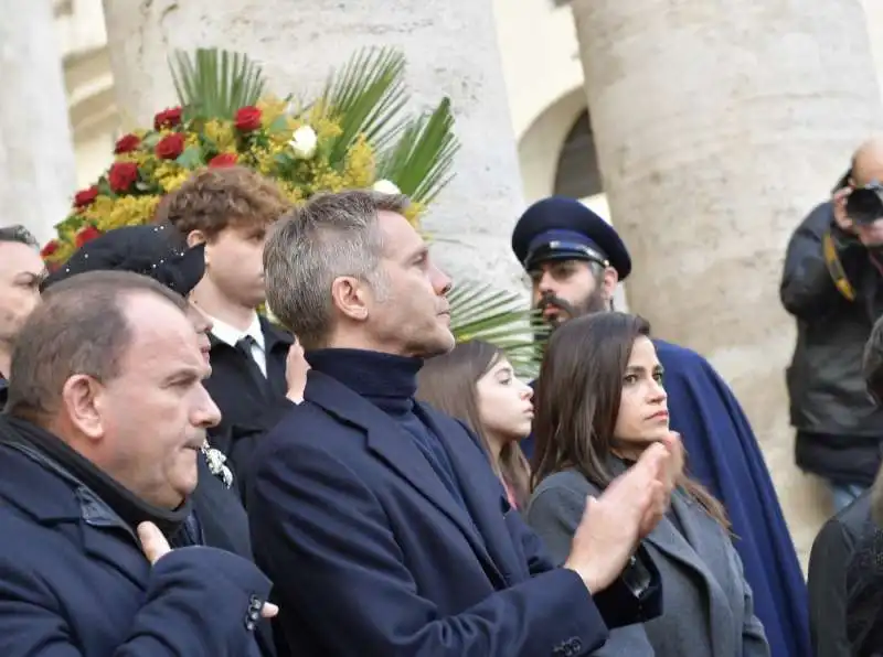 funerale costanzo   emanuele filiberto veronica gentili   foto di bacco 