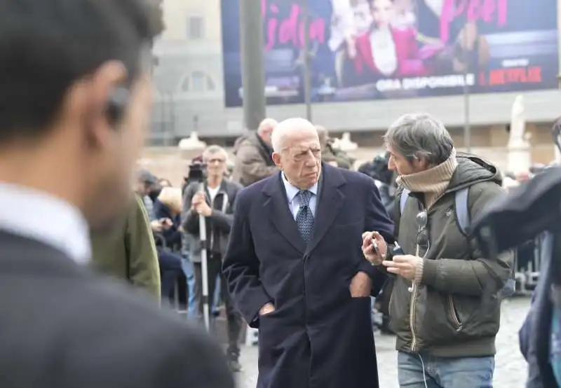 funerale costanzo   fedele confalonieri foto di bacco 1 