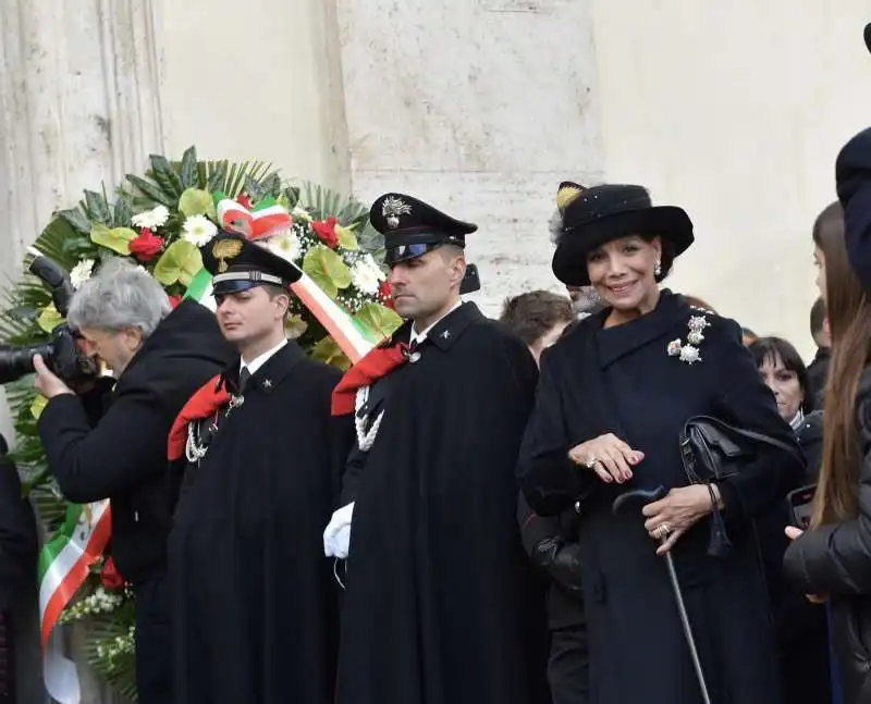 funerale costanzo   marisela federici   foto di bacco  1