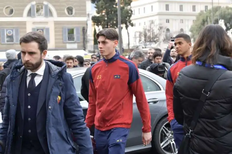 funerale costanzo   rappresentanza della roma primavera   foto di bacco  