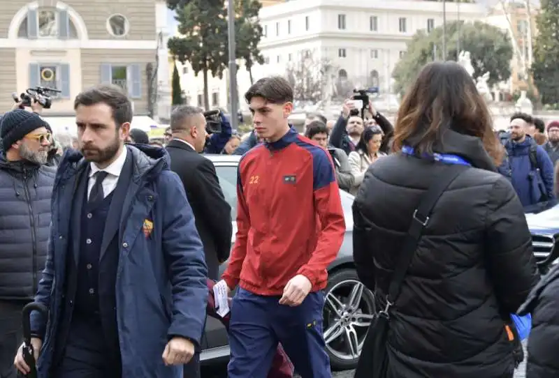 funerale costanzo   rappresentanza della roma primavera   foto di bacco 