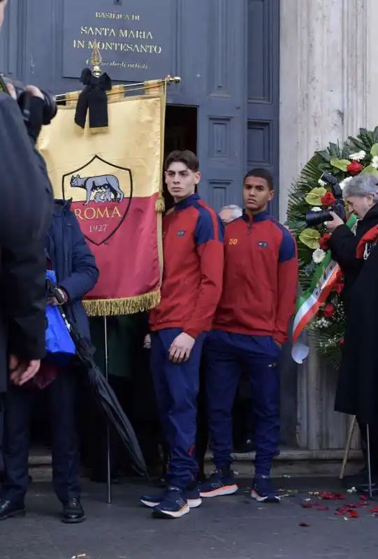 funerale costanzo   rappresentanza roma primavera   foto di bacco 2