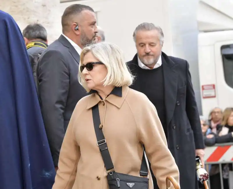 funerale costanzo   silvia verdone christian de sica   foto di bacco   