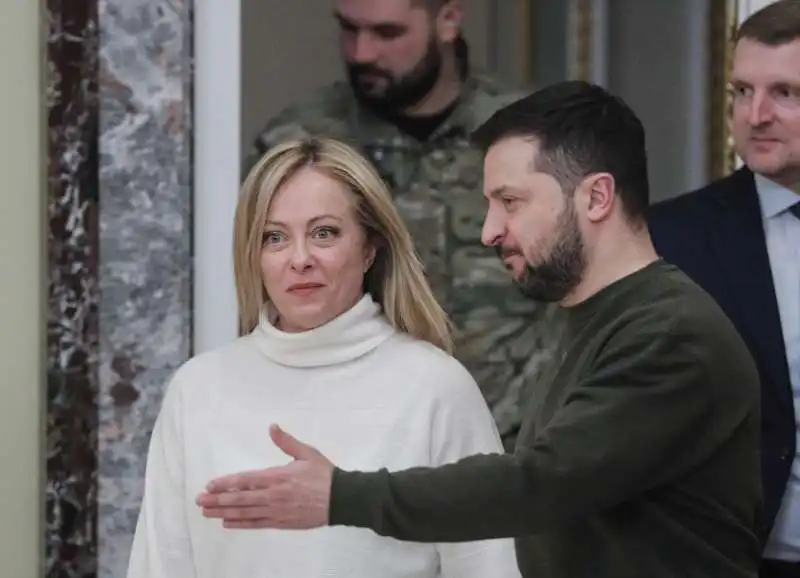 giorgia meloni e volodymyr zelensky a kiev  2