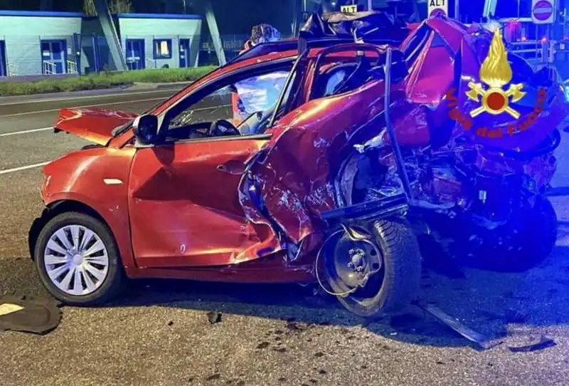 incidente al casello dell autostrada a4 milano ghisolfa   3