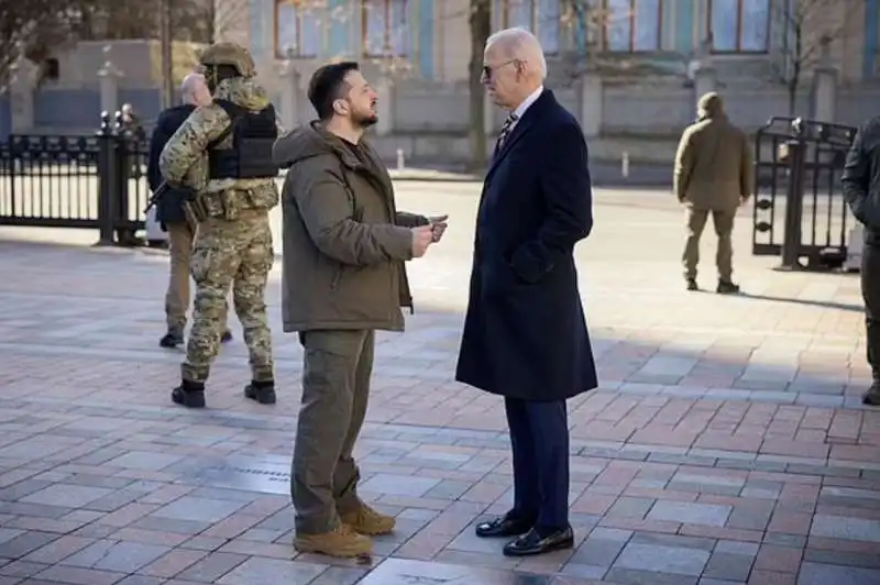 joe biden a kiev con zelensky 7