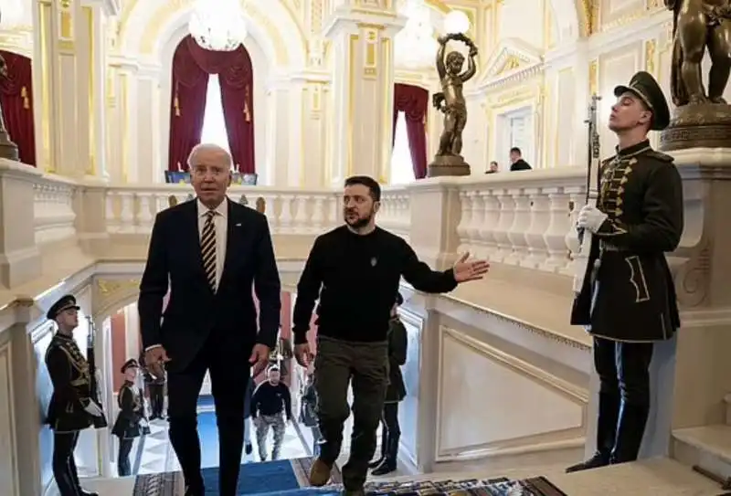 joe biden e volodymyr zelensky a kiev  