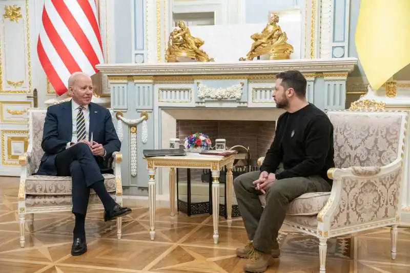 joe biden e volodymyr zelensky a kiev 3