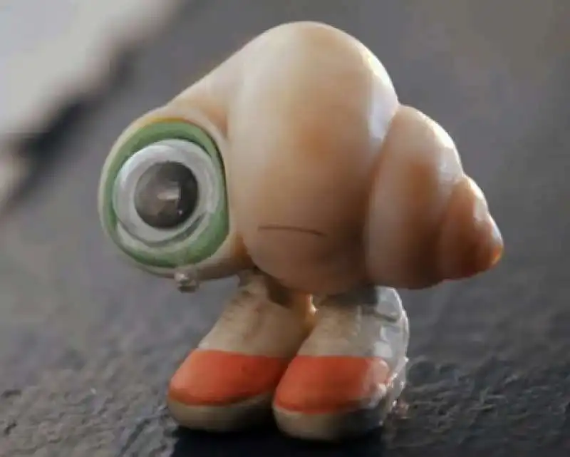 marcel the shell with shoes on 2