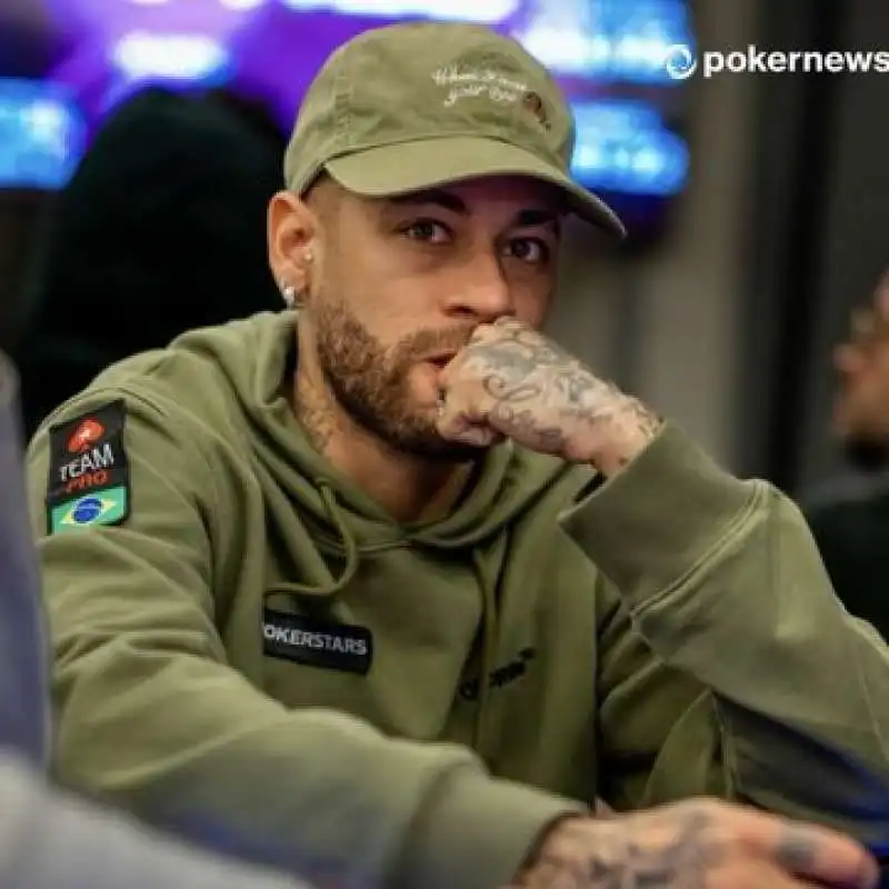 NEYMAR GIOCA A POKER DOPO LA SCONFITTA DEL PSG 