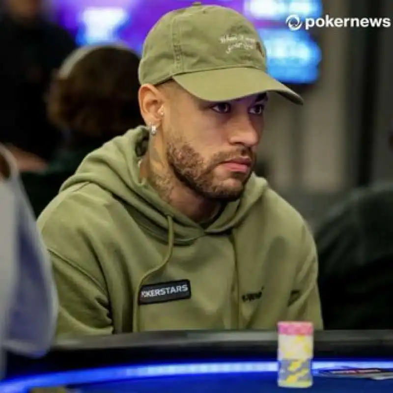 NEYMAR GIOCA A POKER DOPO LA SCONFITTA DEL PSG 