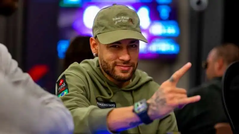 NEYMAR GIOCA A POKER DOPO LA SCONFITTA DEL PSG 