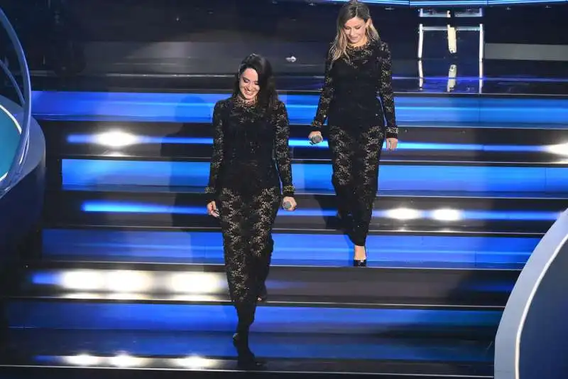 paola e chiara   terza serata sanremo 2023 