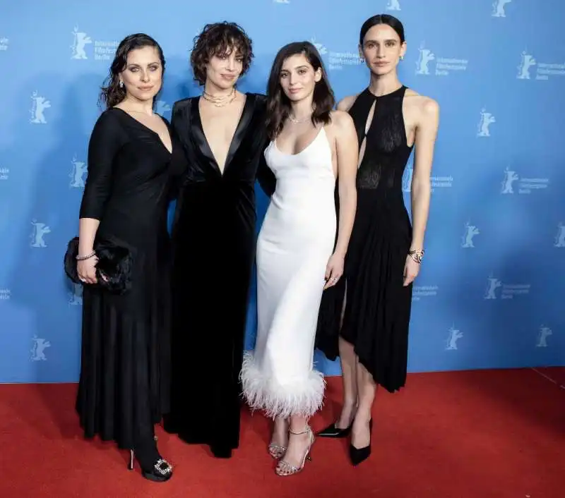 premiere the good mothers   berlinale    9