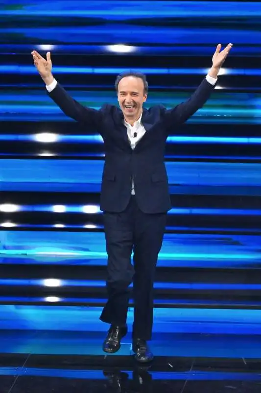 roberto benigni sanremo 2023 1