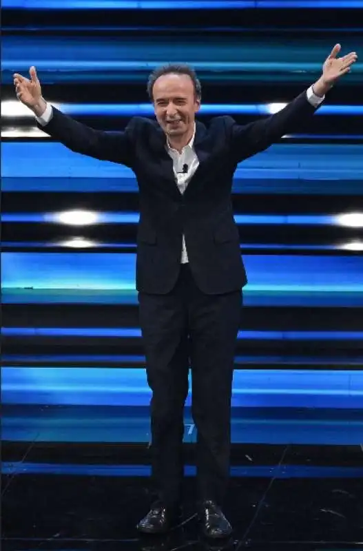 roberto benigni sanremo 2023