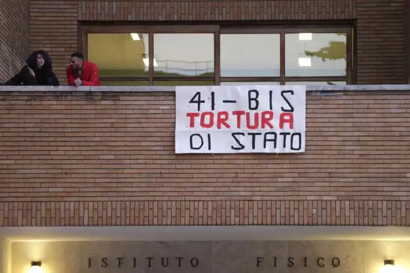 sapienza occupata per alfredo cospito 14