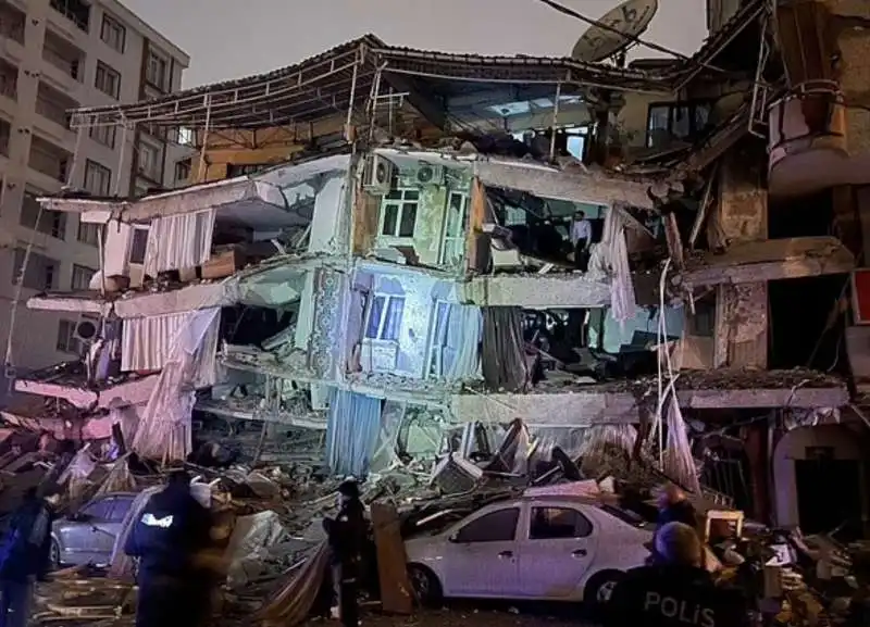 terremoto a gaziantep, nel sud della turchia13