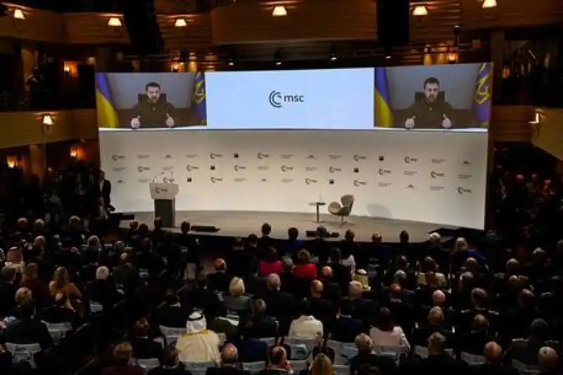 volodymyr zelensky alla conferenza sulla sicurezza a monaco